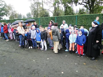 Ewakuowano ponad 450 osób. Społeczność szkolna "Trójki" bezpieczna (zdjęcia)