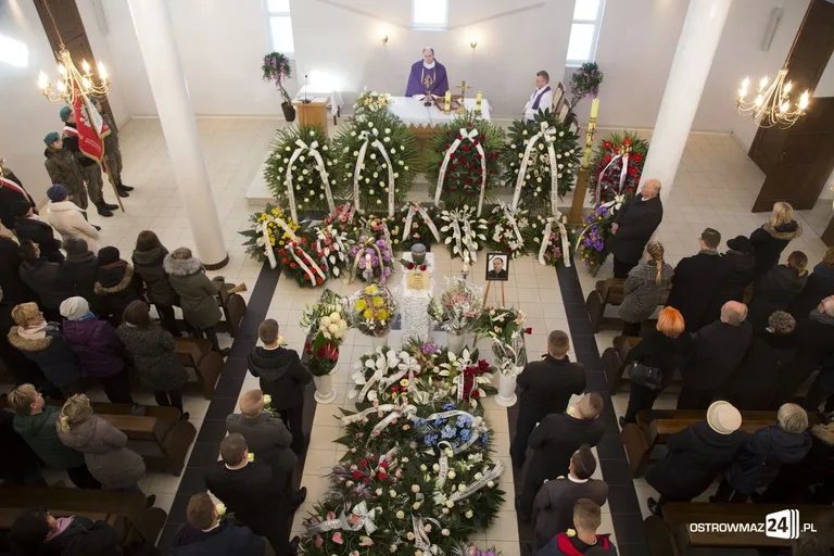 Ostatnia droga śp. Piotra Dudka (zdjęcia)