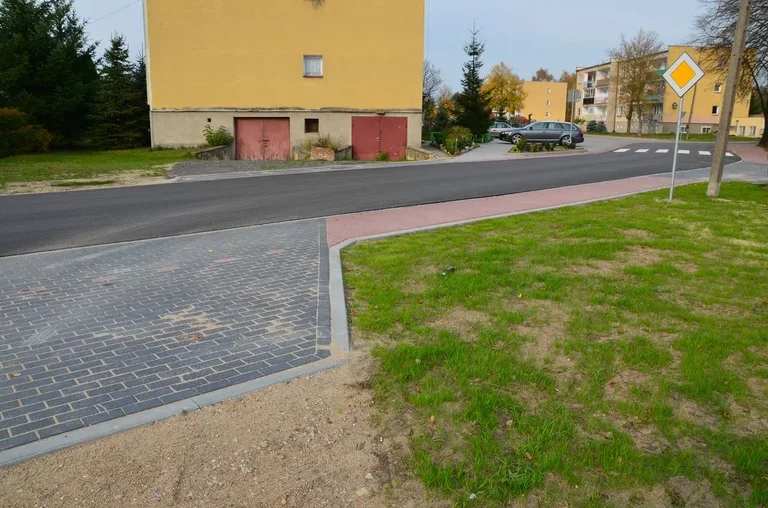 Małkinia Górna: ul. Kolejowa przebudowana (zdjęcia)