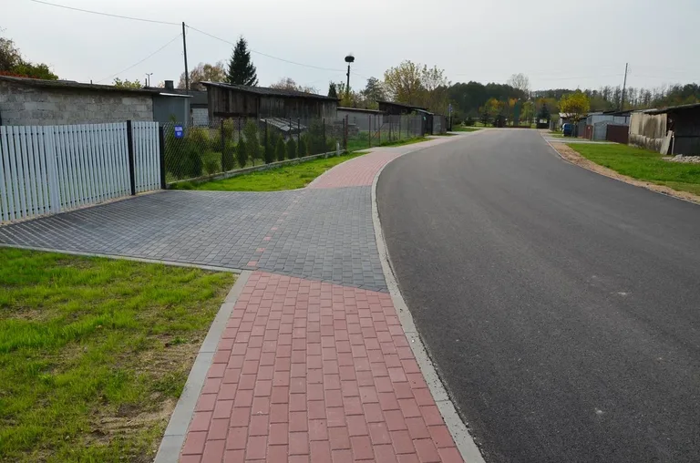 Małkinia Górna: ul. Kolejowa przebudowana (zdjęcia)