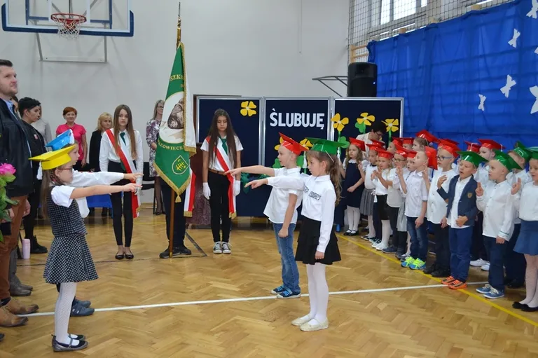 Ślubowanie pierwszoklasistów w "Trójce" (zdjęcia)