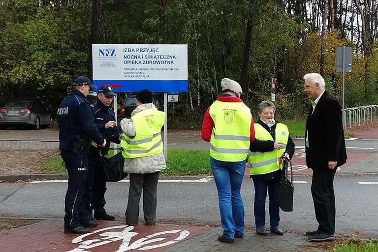 Kamizelki odblaskowe dla ostrowian (zdjęcia)
