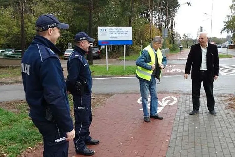 Kamizelki odblaskowe dla ostrowian (zdjęcia)