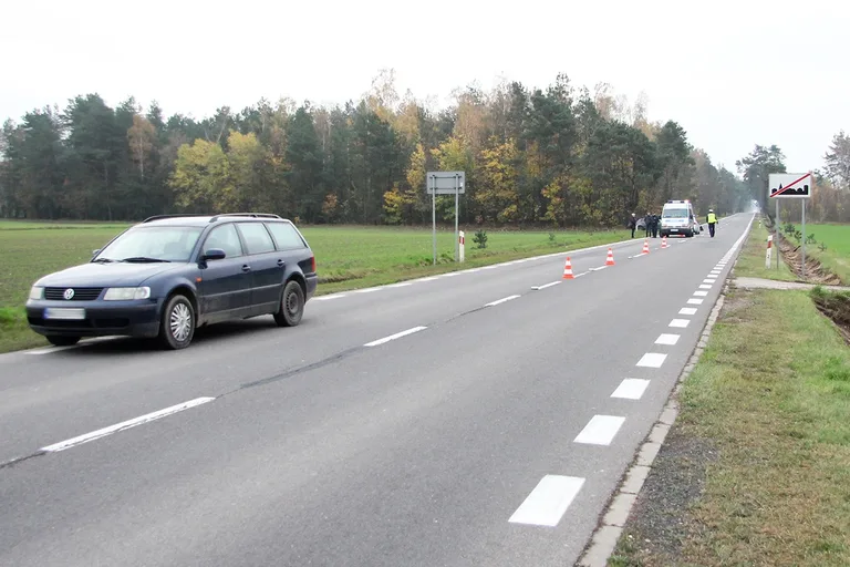 Kolejny wypadek na drodze wojewódzkiej nr 627. Utrudnienia w ruchu (zdjęcia)