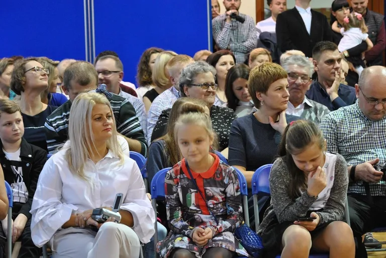 Pasowanie na ucznia "Dwójki" (zdjęcia)