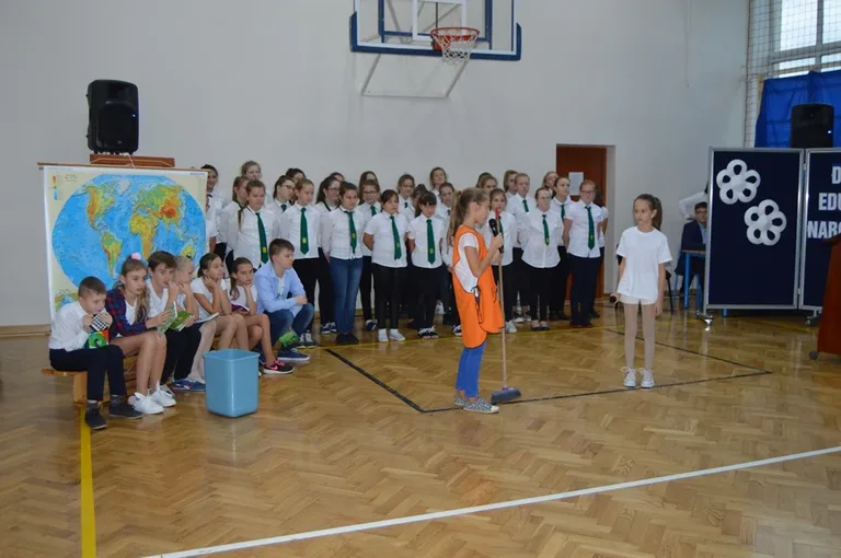 Dzień Edukacji Narodowej w ostrowskiej "Trójce" (zdjęcia)