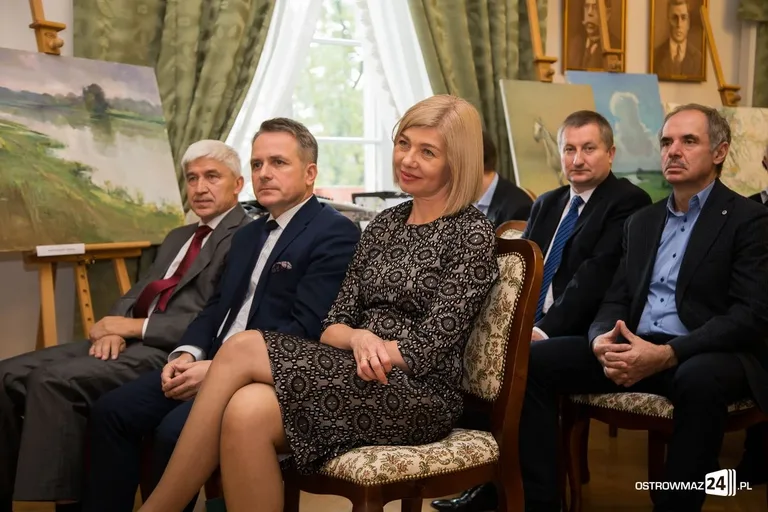 Miejskie obchody Dnia Edukacji Narodowej (zdjęcia, wideo)