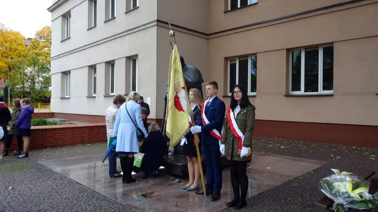 "Idźmy naprzód z nadzieją". Obchody Dnia Papieskiego w Ostrowi Mazowieckiej (zdjęcia)