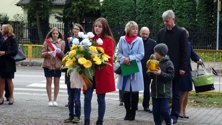 "Idźmy naprzód z nadzieją". Obchody Dnia Papieskiego w Ostrowi Mazowieckiej (zdjęcia)
