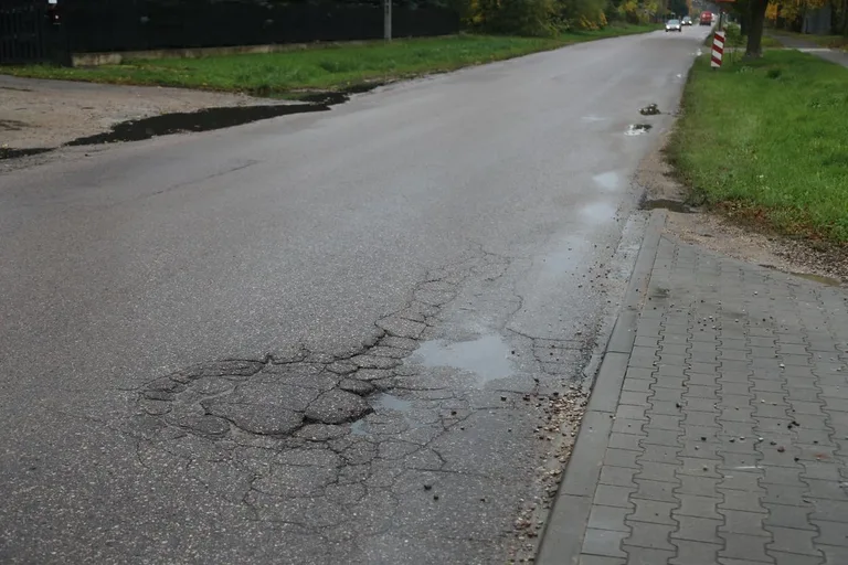 Czytelnik pyta: kiedy remont ulicy Sikorskiego? (zdjęcia)