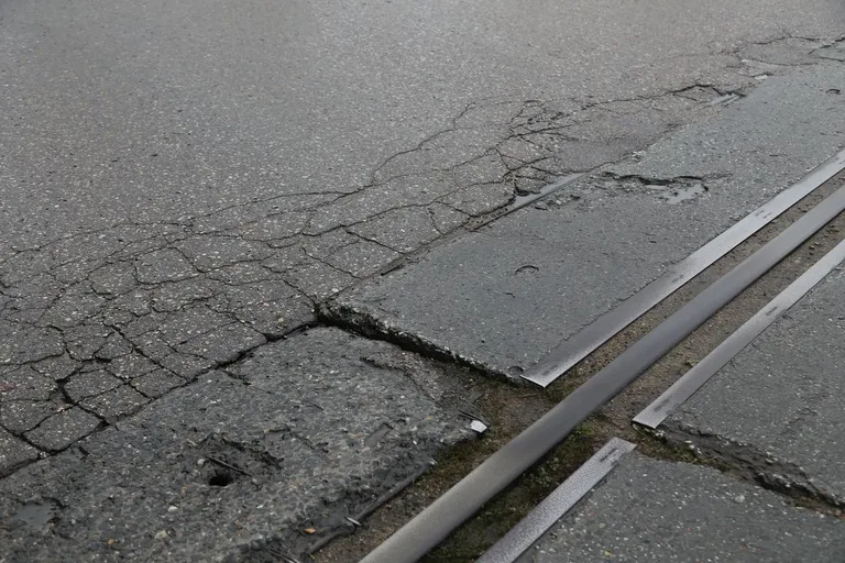 Czytelnik pyta: kiedy remont ulicy Sikorskiego? (zdjęcia)