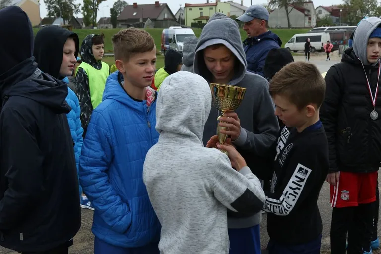 Duży sukces przełajowy SP Zaręby Kościelne (zdjęcia, wideo)