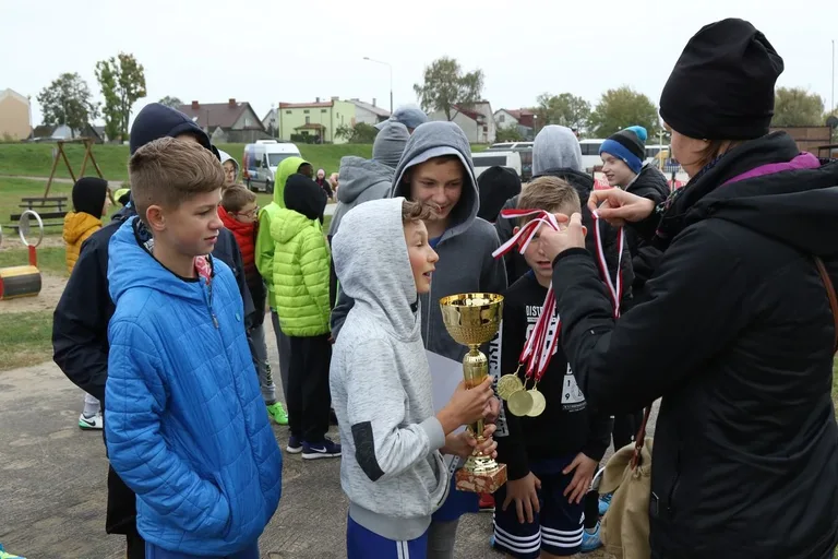 Duży sukces przełajowy SP Zaręby Kościelne (zdjęcia, wideo)
