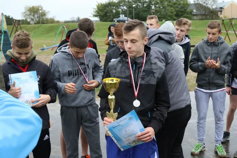 Duży sukces przełajowy SP Zaręby Kościelne (zdjęcia, wideo)
