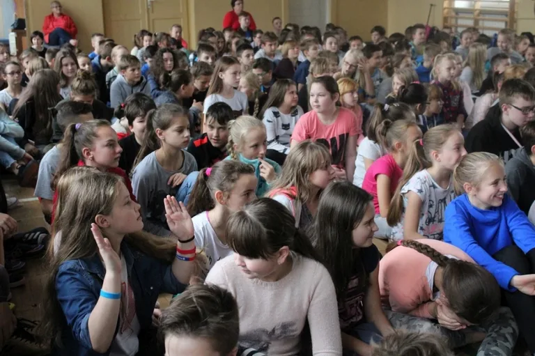 Małe piosenki o wielkich sprawach - koncert w SP1 (zdjęcia)