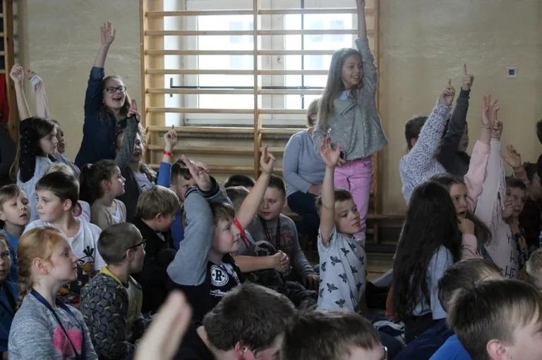 Małe piosenki o wielkich sprawach - koncert w SP1 (zdjęcia)