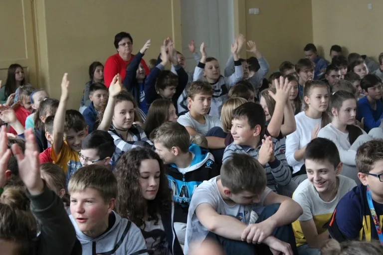 Małe piosenki o wielkich sprawach - koncert w SP1 (zdjęcia)