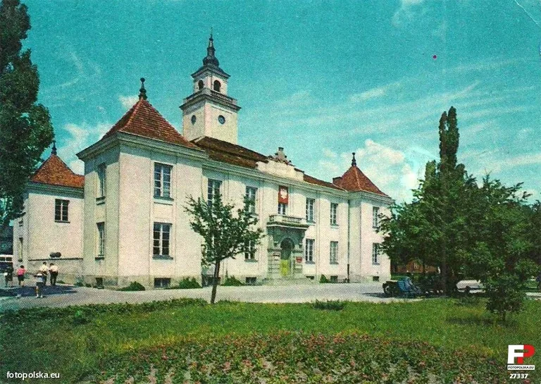 Ratusz miejski na przestrzeni lat. Tak się zmieniał (zdjęcia)