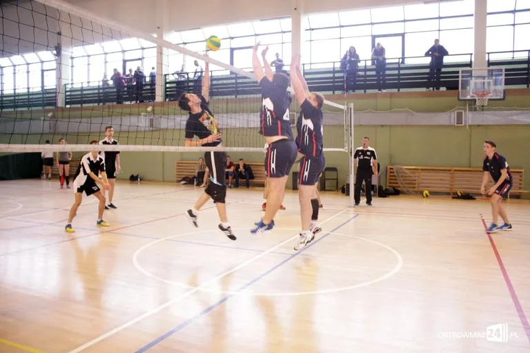 Wystartowała Liga Siatkarzy Amatorów (zdjęcia)