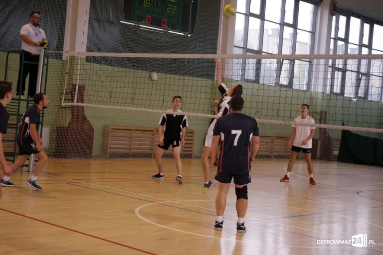 Wystartowała Liga Siatkarzy Amatorów (zdjęcia)