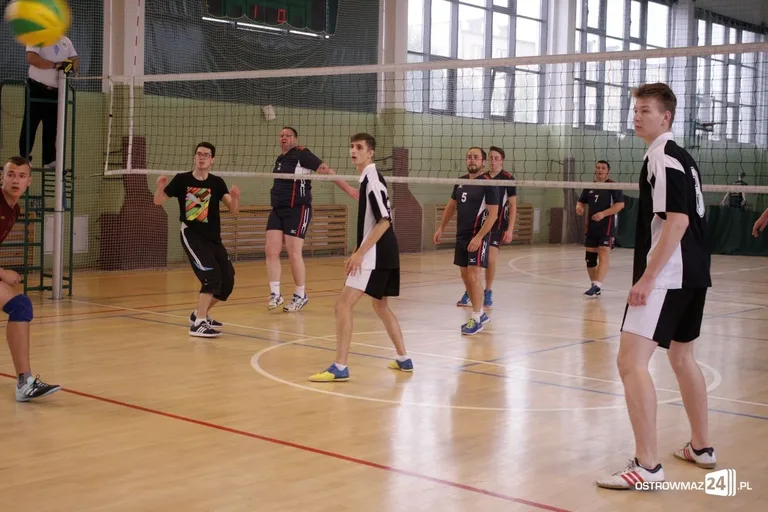Wystartowała Liga Siatkarzy Amatorów (zdjęcia)