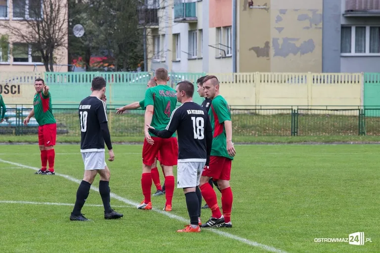 Ostrovia bezradna w starciu ze Żbikiem (zdjęcia, wideo)