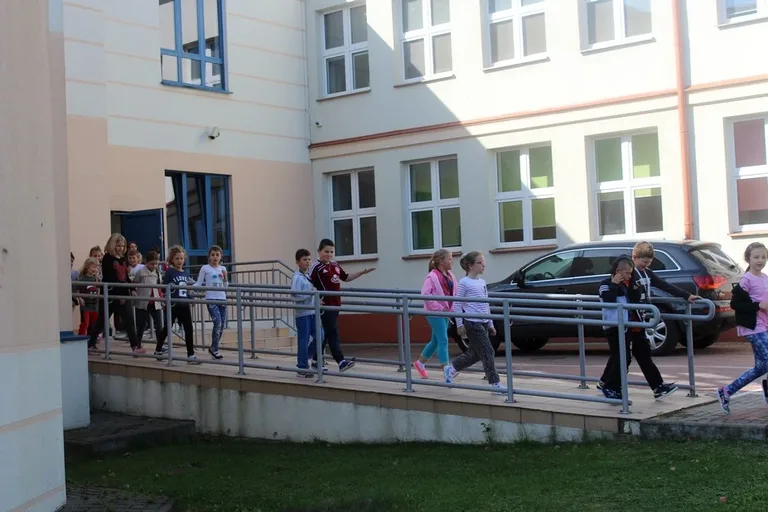 Zagrożenie w ostrowskiej "Jedynce"? To tylko ćwiczenia (zdjęcia)