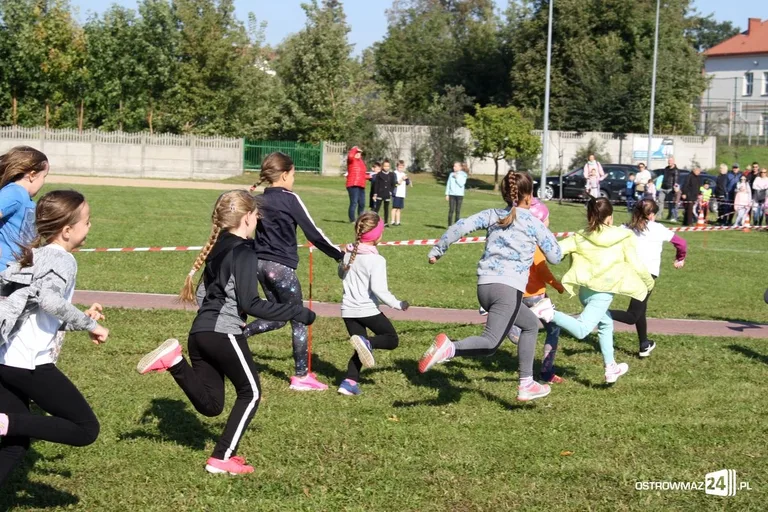 Szkolne mistrzostwa miasta w indywidualnych biegach przełajowych (zdjęcia)