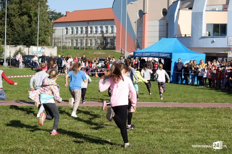 Szkolne mistrzostwa miasta w indywidualnych biegach przełajowych (zdjęcia)