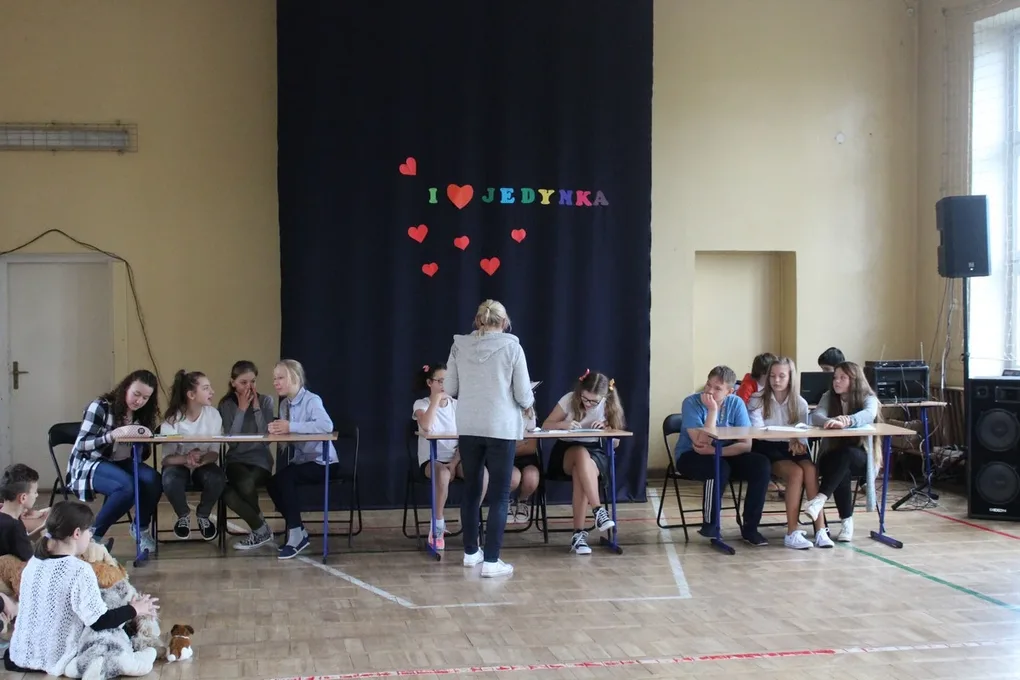 "I love jedynka". Uczniowie lepiej poznali historię szkoły (zdjęcia)