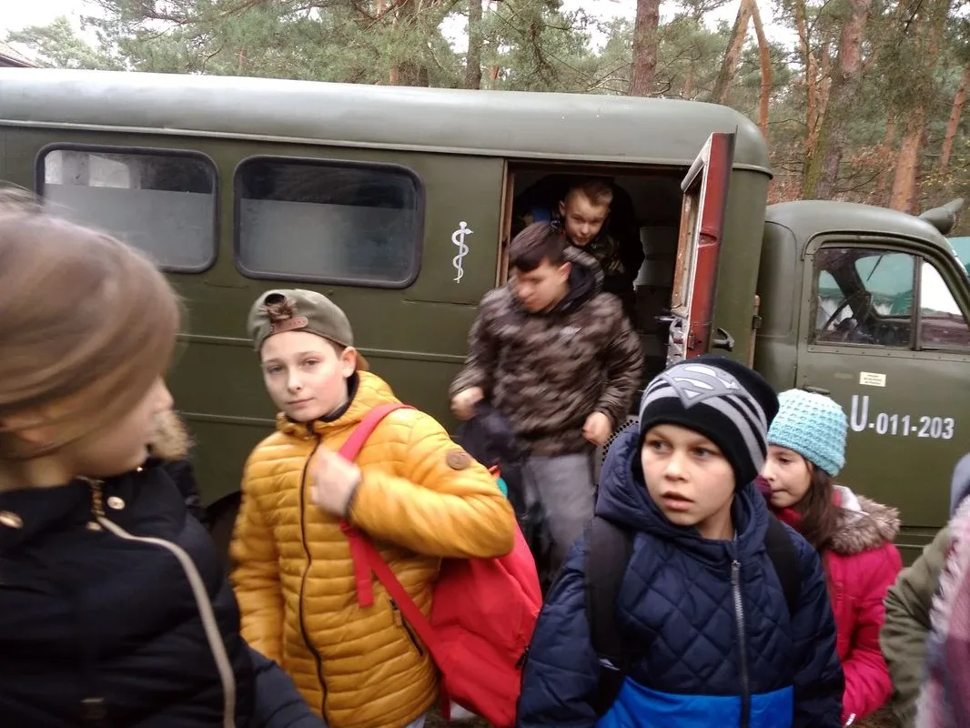 Kolejna grupa uczniów odwiedziła muzeum w Józefowie (zdjęcia)