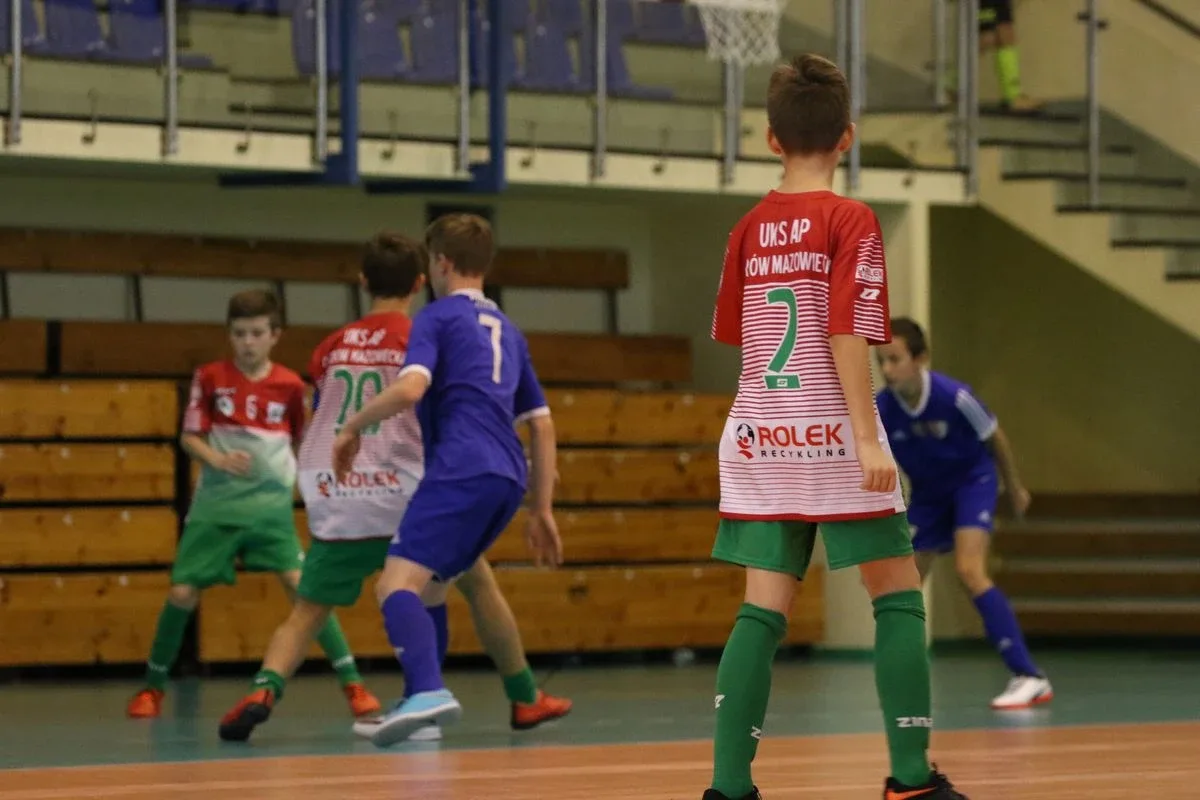 Piłkarze UKS AP na piątkę w "Harabaszu" (zdjęcia, wideo)