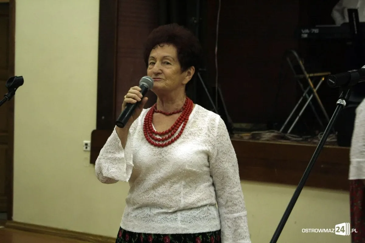Andrzejkowa zabawa słuchaczy UTW (zdjęcia)