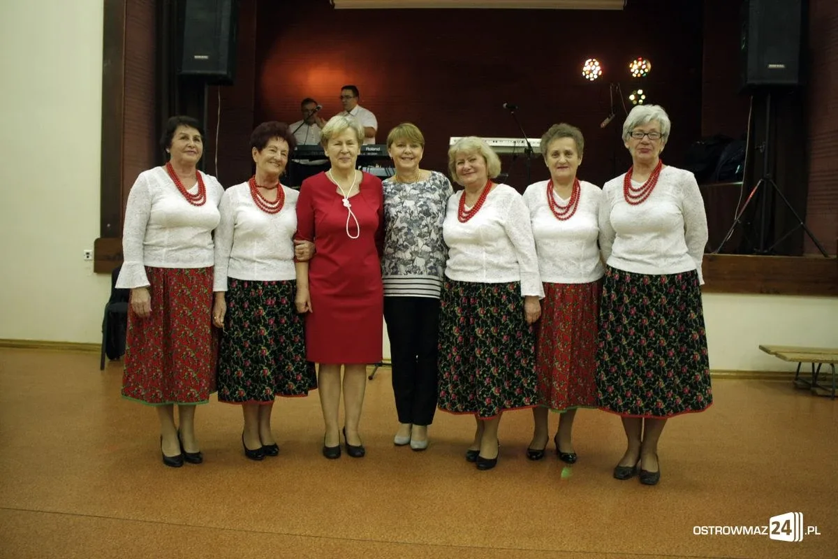 Andrzejkowa zabawa słuchaczy UTW (zdjęcia)