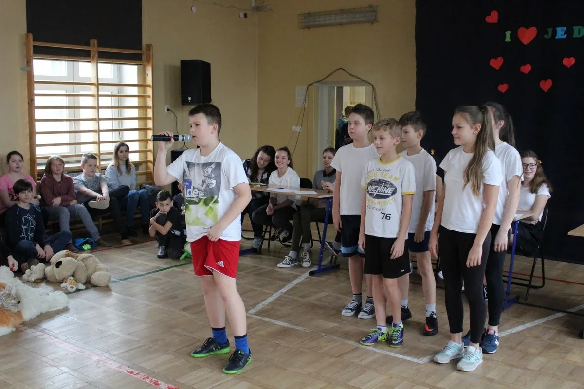 "I love jedynka". Uczniowie lepiej poznali historię szkoły (zdjęcia)