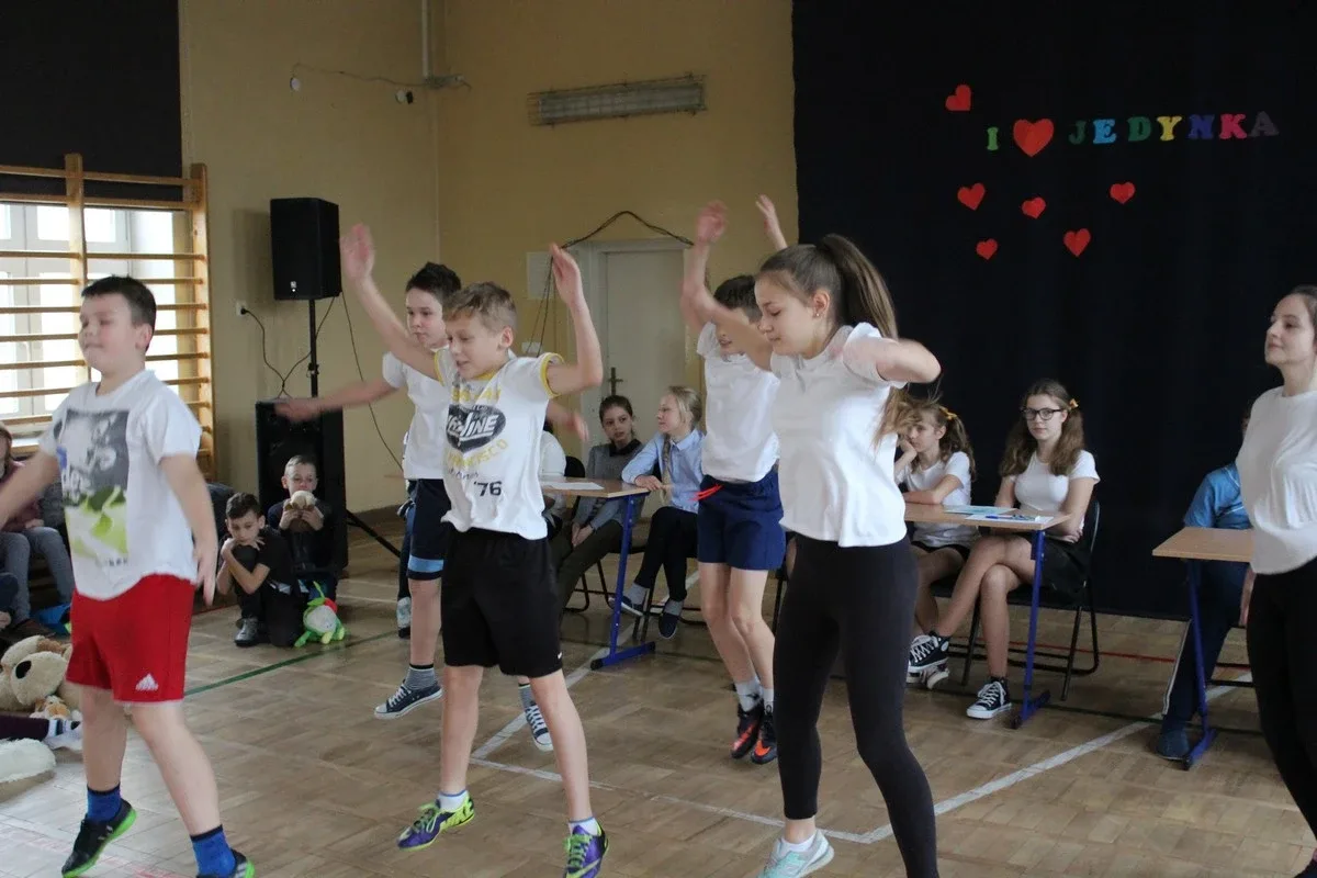 "I love jedynka". Uczniowie lepiej poznali historię szkoły (zdjęcia)