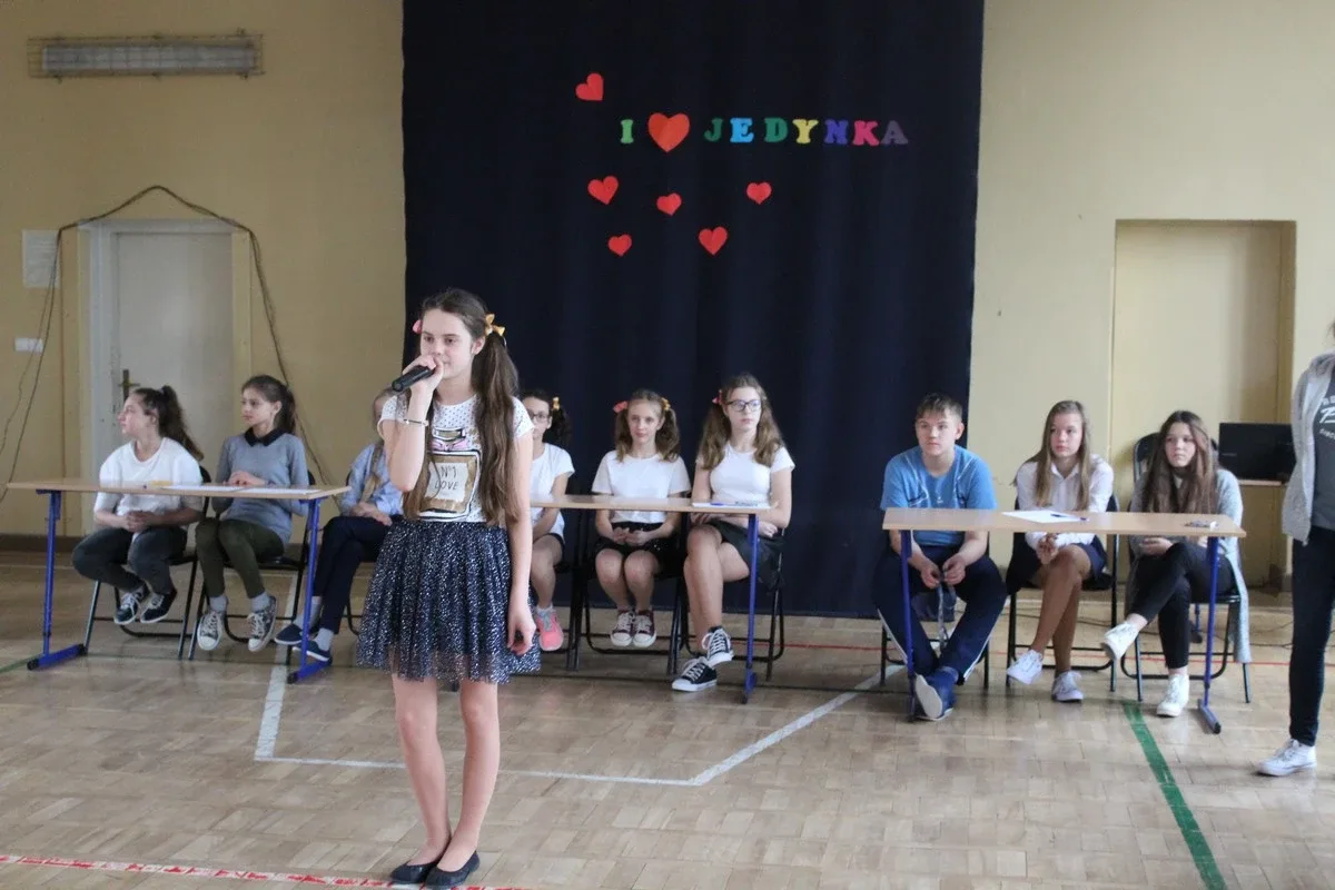 "I love jedynka". Uczniowie lepiej poznali historię szkoły (zdjęcia)