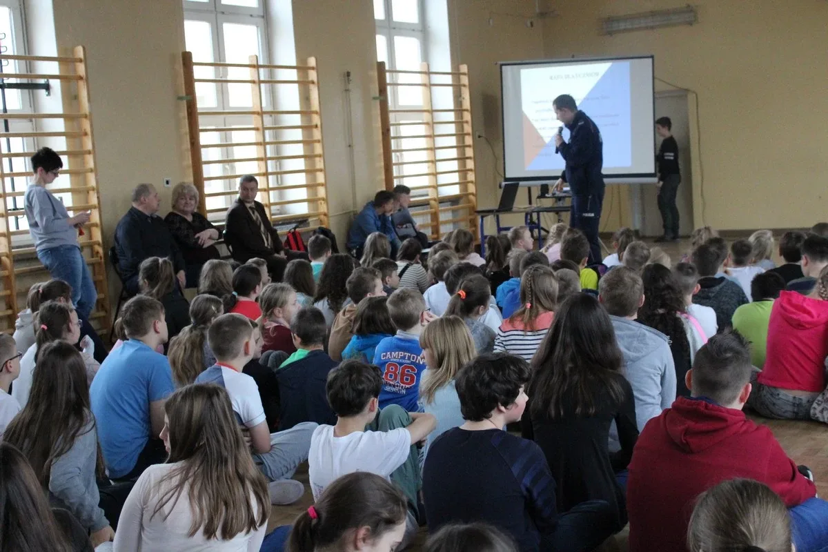 Rozmawiali o zapobieganiu przemocy w "jedynce" (zdjęcia)
