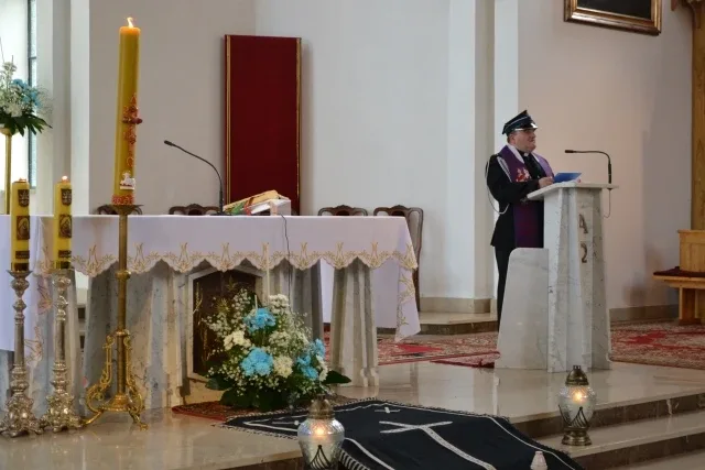 Msza święta za zmarłych strażaków z powiatu ostrowskiego (zdjęcia)
