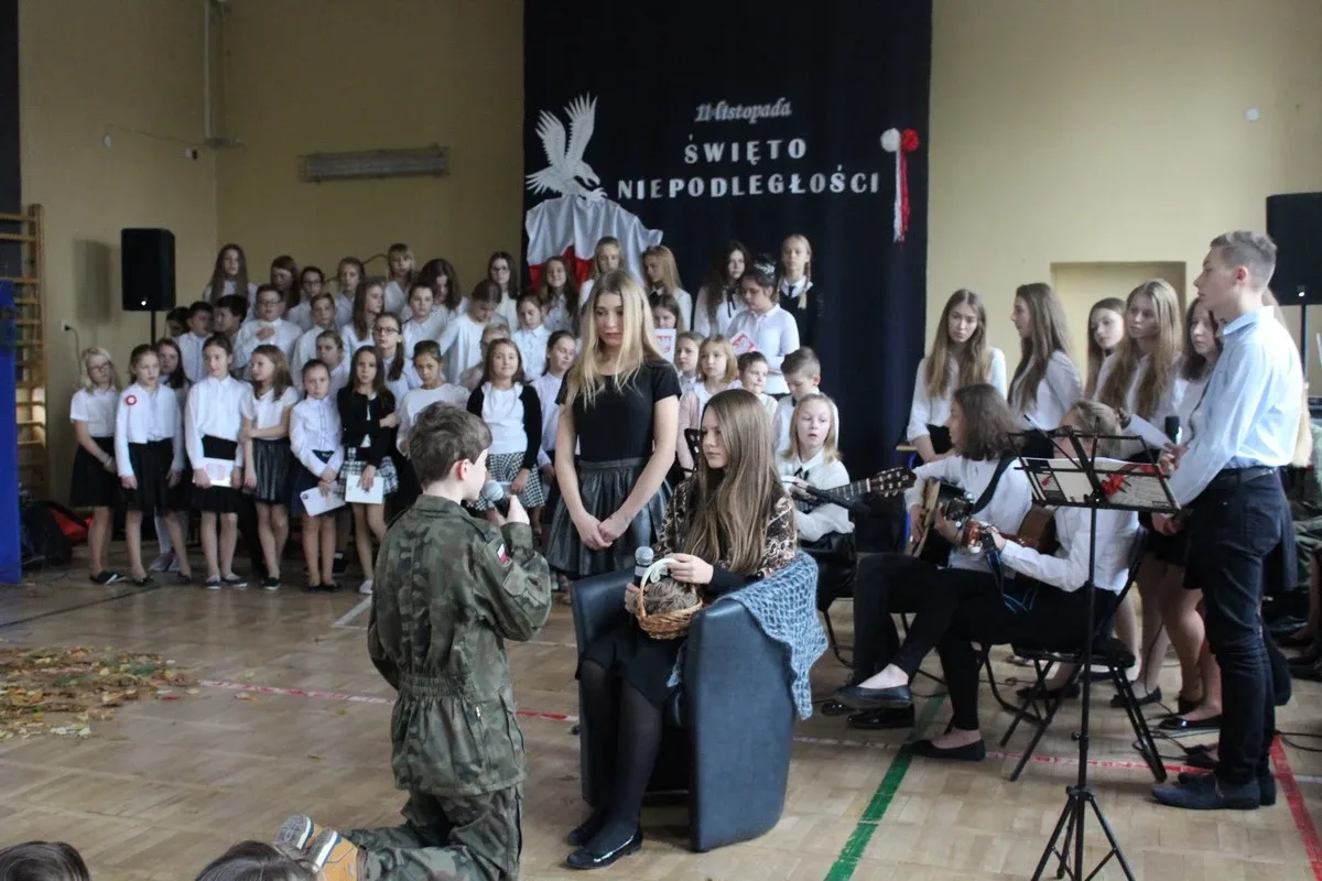 Uroczystości niepodległościowe w "jedynce" (zdjęcia)