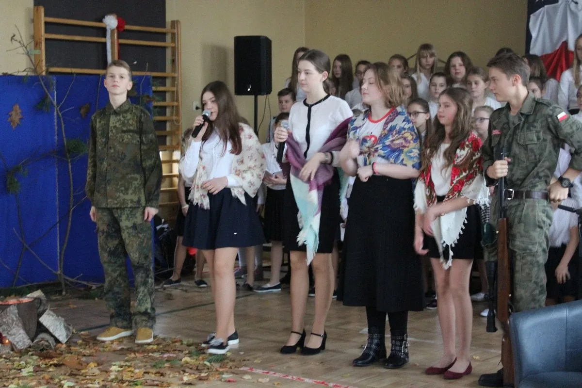 Uroczystości niepodległościowe w "jedynce" (zdjęcia)