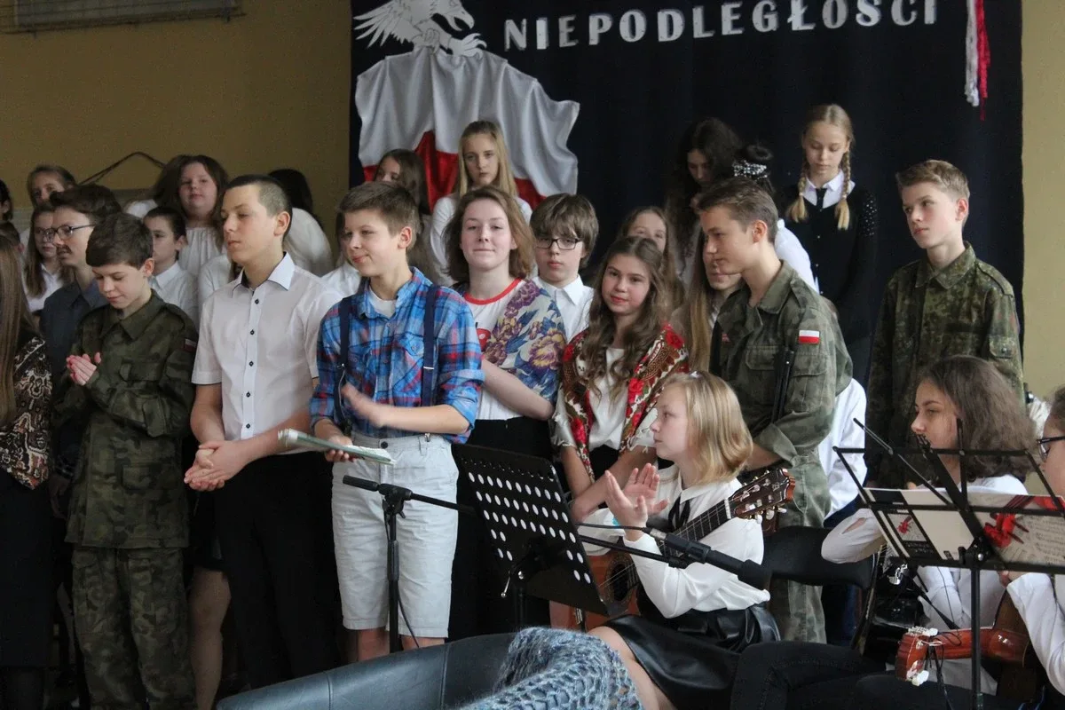 Uroczystości niepodległościowe w "jedynce" (zdjęcia)