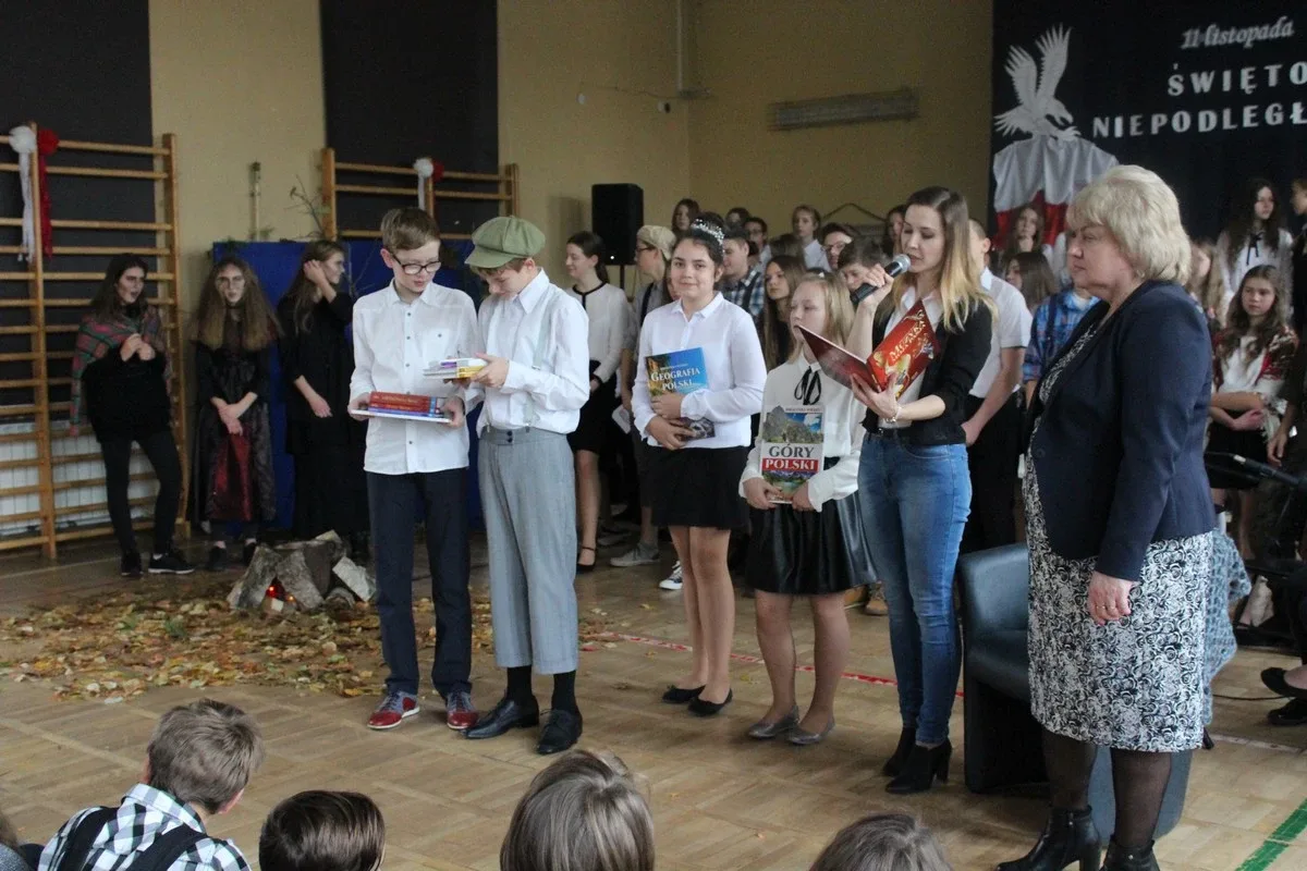 Uroczystości niepodległościowe w "jedynce" (zdjęcia)