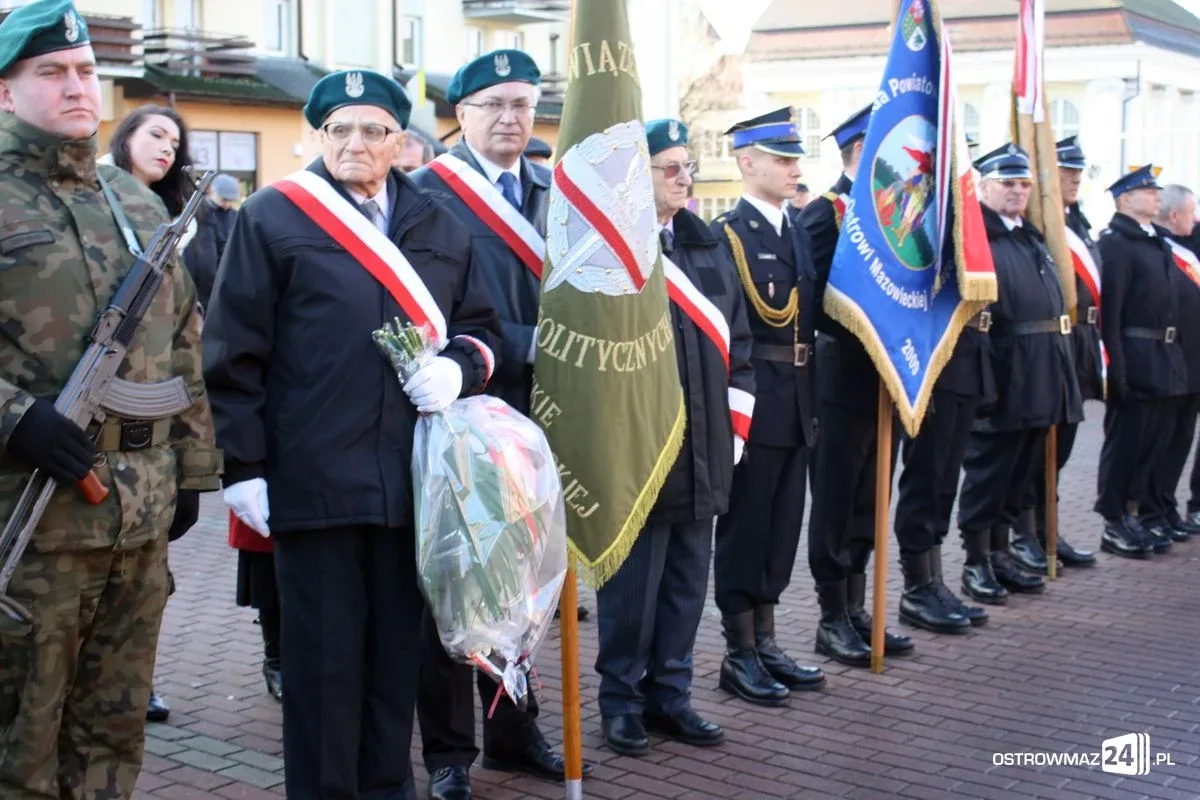 Upamiętnili rocznicę odzyskania niepodległości (zdjęcia)