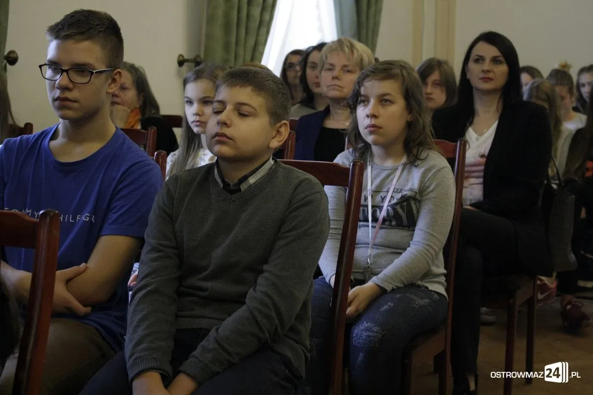 "Polaków poza granicami jest więcej niż w samej Polsce". Konferencja w ostrowskim ratuszu (zdjęcia)