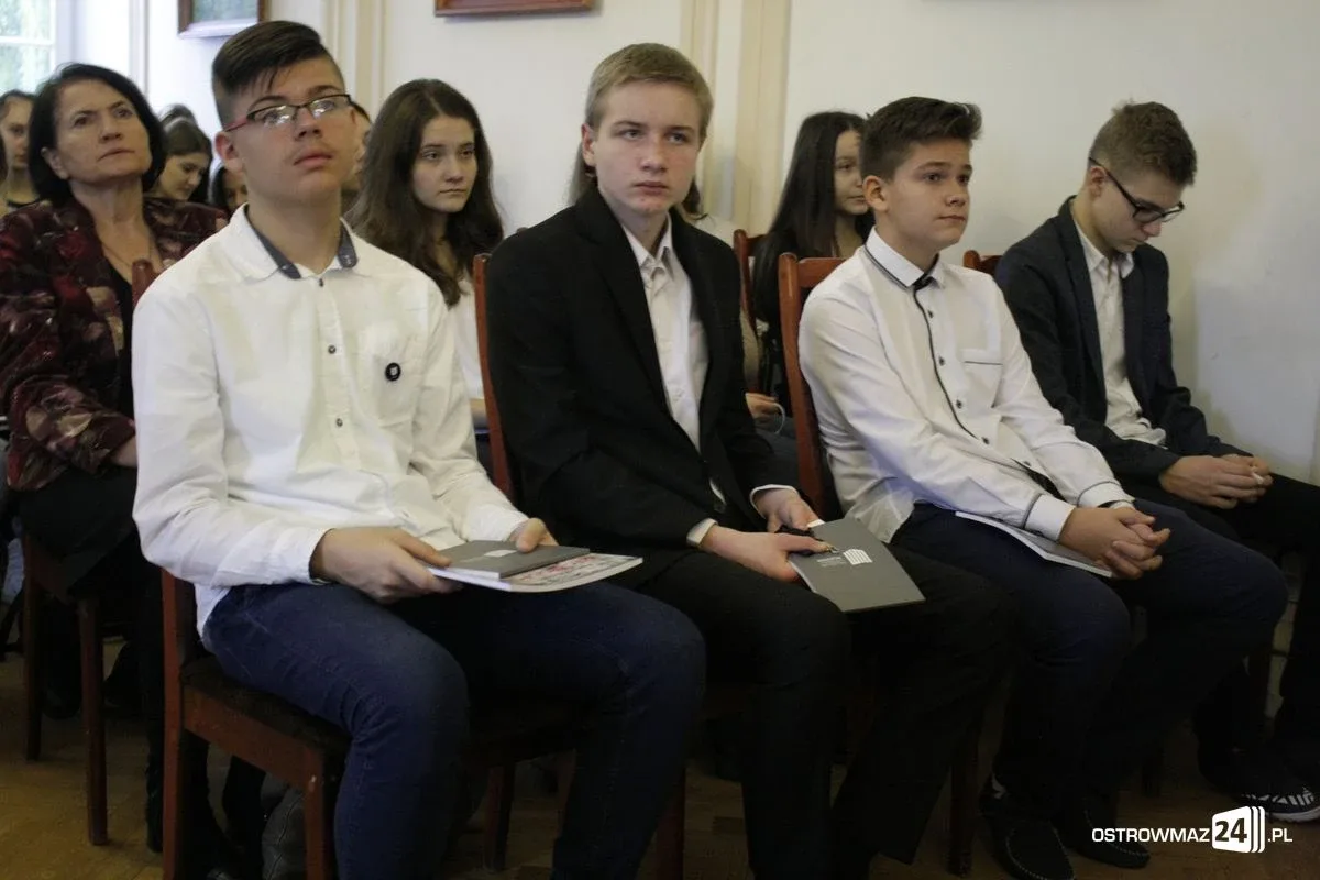 "Polaków poza granicami jest więcej niż w samej Polsce". Konferencja w ostrowskim ratuszu (zdjęcia)