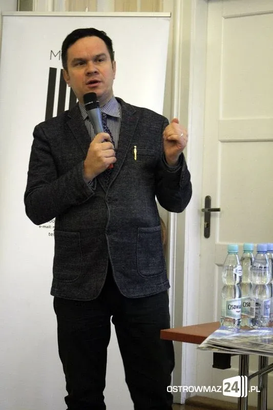 "Polaków poza granicami jest więcej niż w samej Polsce". Konferencja w ostrowskim ratuszu (zdjęcia)