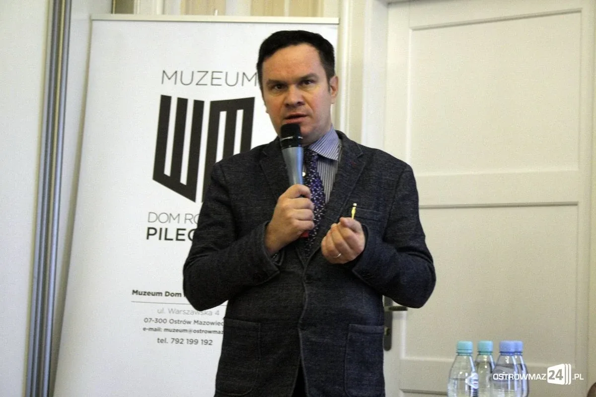 "Polaków poza granicami jest więcej niż w samej Polsce". Konferencja w ostrowskim ratuszu (zdjęcia)