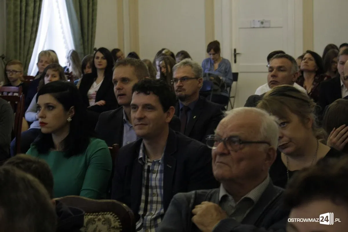 "Polaków poza granicami jest więcej niż w samej Polsce". Konferencja w ostrowskim ratuszu (zdjęcia)