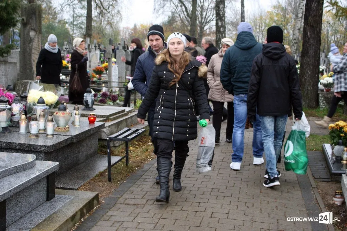 Dzień Wszystkich Świętych (zdjęcia)